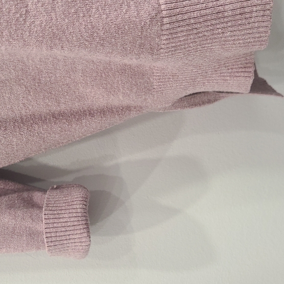 EUC-Cozy lilac sweater - Picture 4 of 4